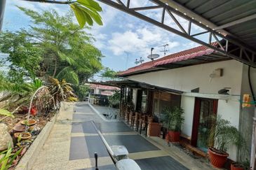 TAMAN ALAI PERDANA (CRISTAL BAY)