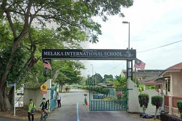 Kampung Lapan Jalan Siantan 2/1 4sty Shop Office Freehold 22x70