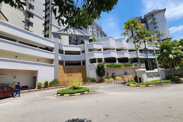 CHENG HEIGHTS CONDOMINIUM
