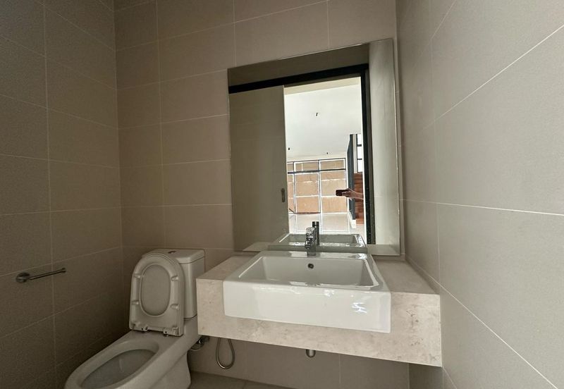 Oakridge Pantai Jerjak