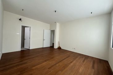 Oakridge Pantai Jerjak