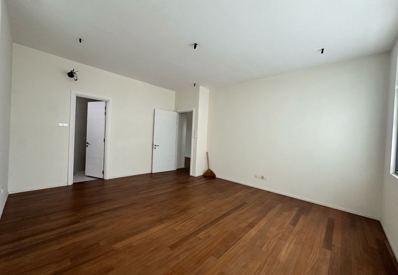 Oakridge Pantai Jerjak