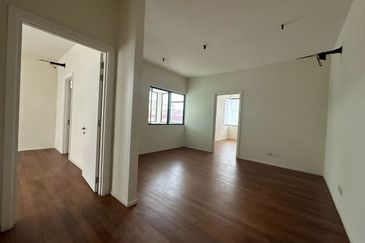 Oakridge Pantai Jerjak