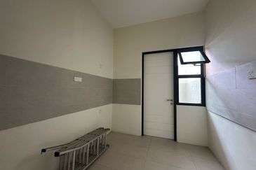 Oakridge Pantai Jerjak