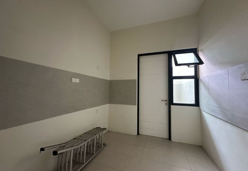 Oakridge Pantai Jerjak