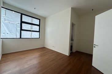 Oakridge Pantai Jerjak