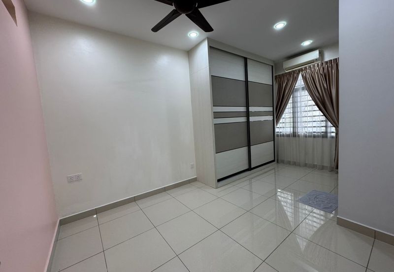 Stramax Residences @ Desaria