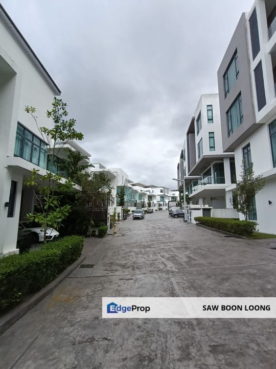 Beverly 4 storey bungalow Basic, private lift & roof top, Penang, Gelugor