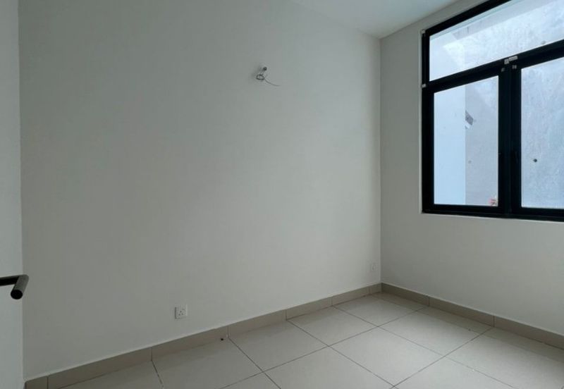 Stramax Residences @ Desaria