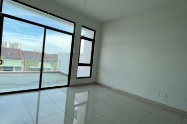 Stramax Residences @ Desaria