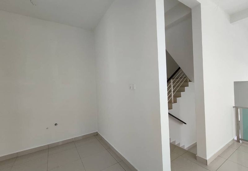 Stramax Residences @ Desaria