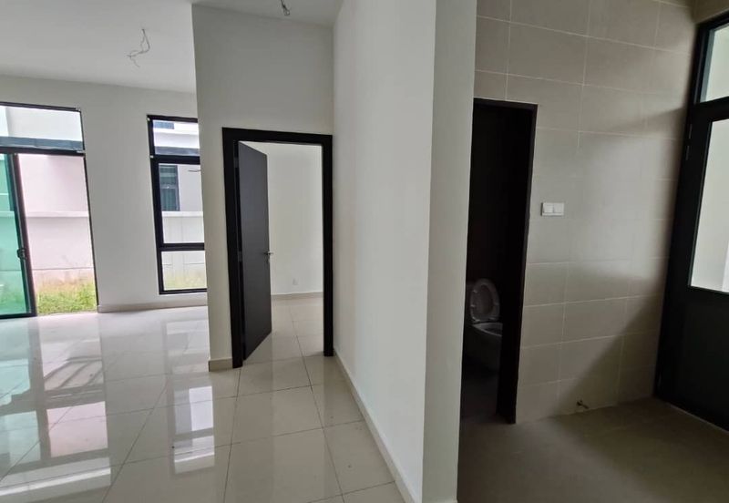 Stramax Residences @ Desaria