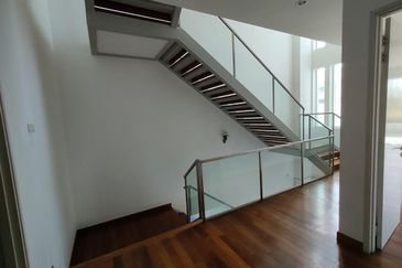 Raffles Residence 1818