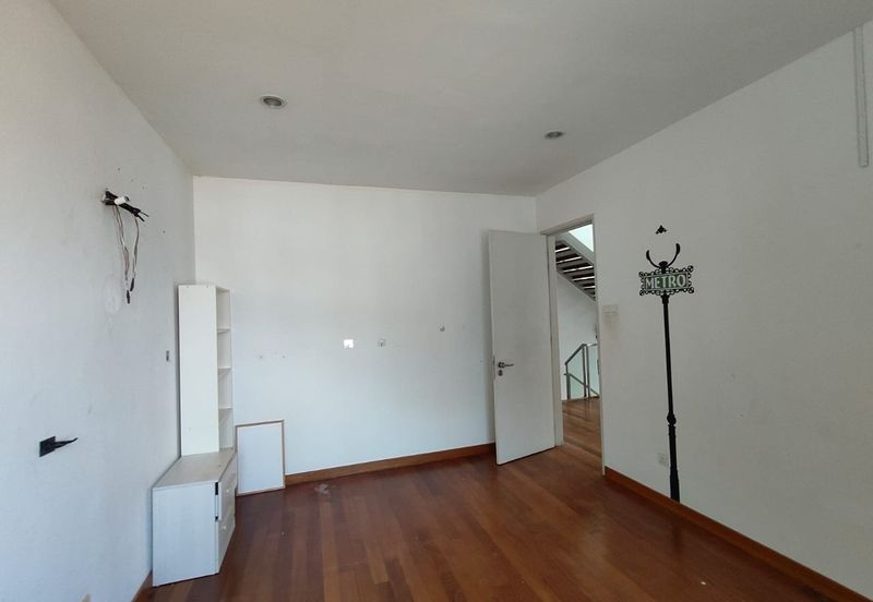 Raffles Residence 1818