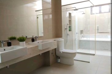 Raffles Residence 199