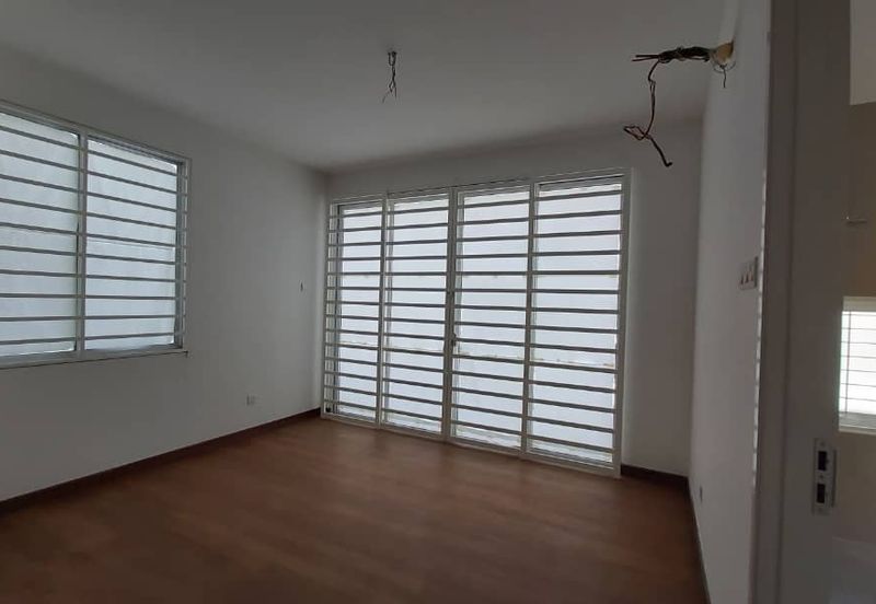 Raffles Residence 1818