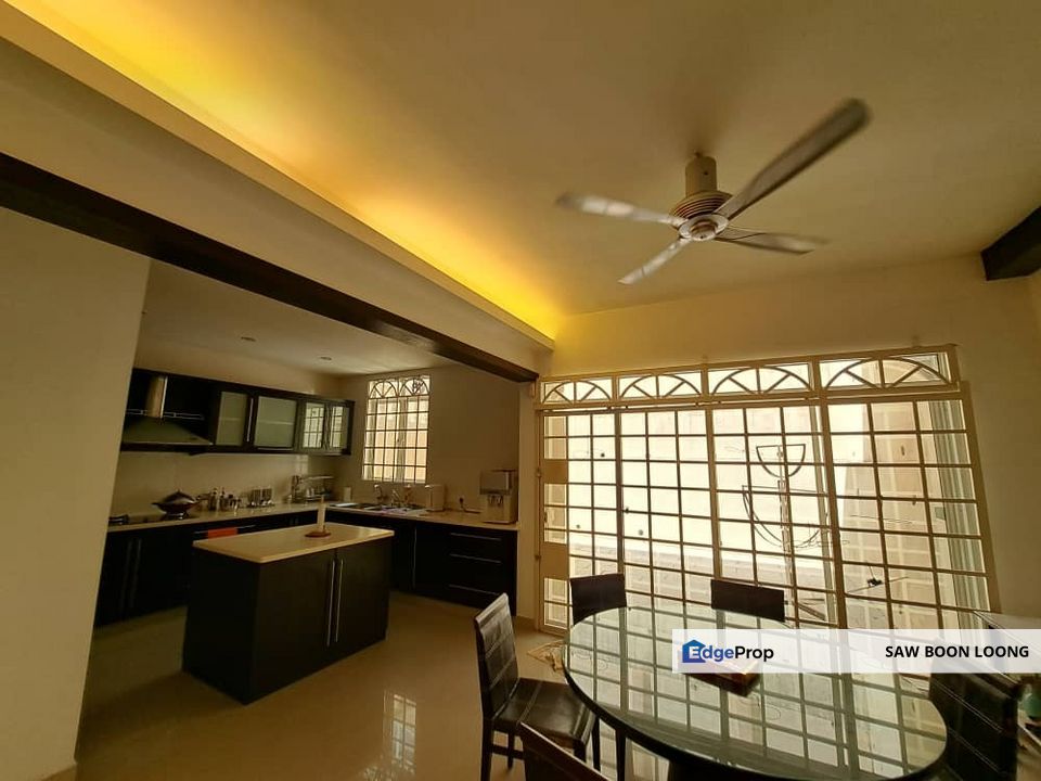 Batu Uban Semi D, Penang, Batu Uban