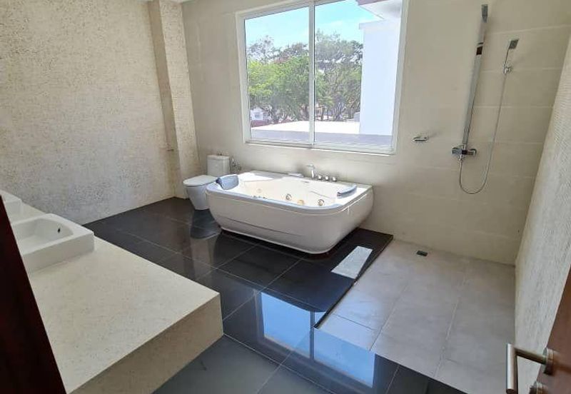 Pulau Tikus Bungalow 3 storey, with LIFT