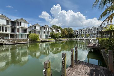 Emerald Bay @ Puteri harbour