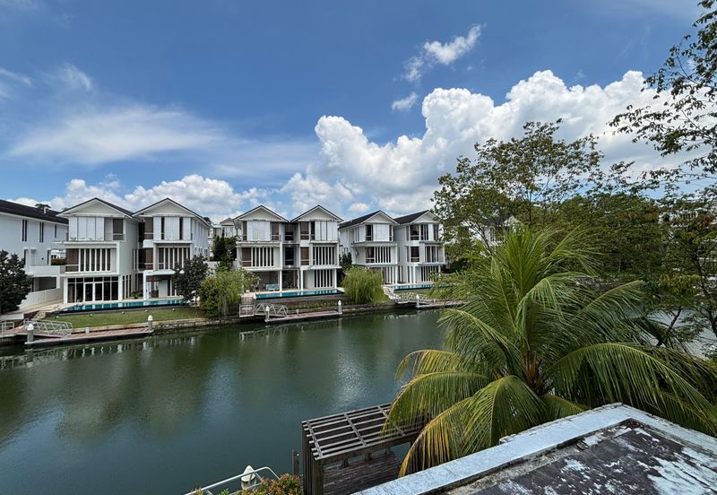 Emerald Bay @ Puteri harbour