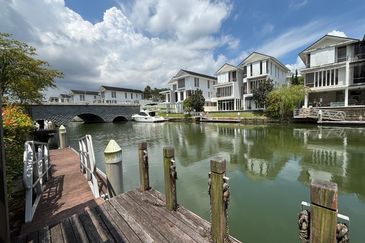 Emerald Bay @ Puteri harbour