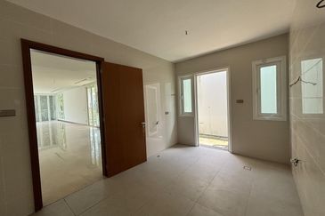 Emerald Bay @ Puteri harbour