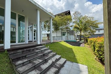 Emerald Bay @ Puteri harbour