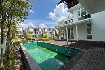 Emerald Bay @ Puteri harbour