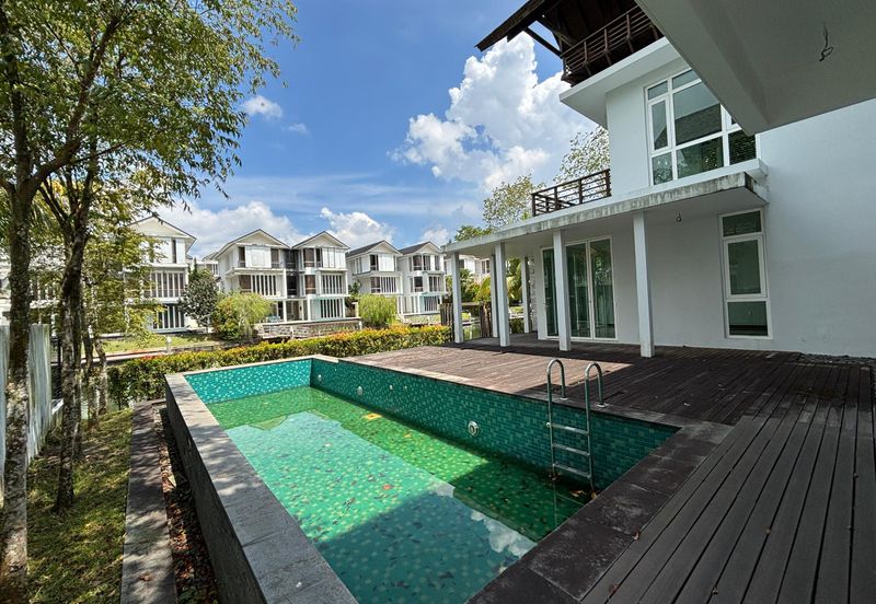 Emerald Bay @ Puteri harbour