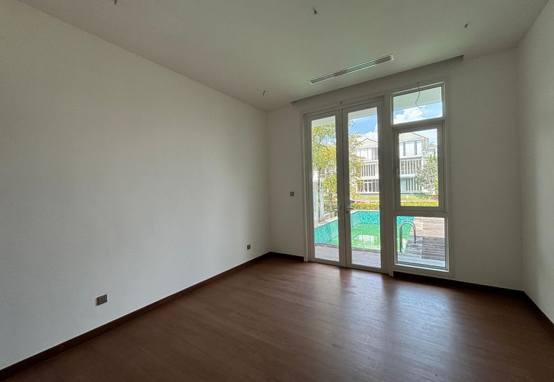 Emerald Bay @ Puteri harbour