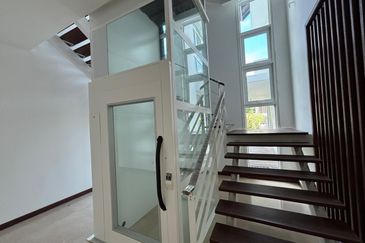 Emerald Bay @ Puteri harbour