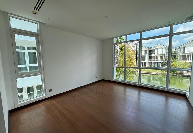 Emerald Bay @ Puteri harbour