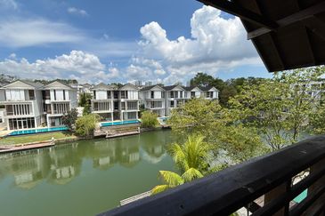 Emerald Bay @ Puteri harbour