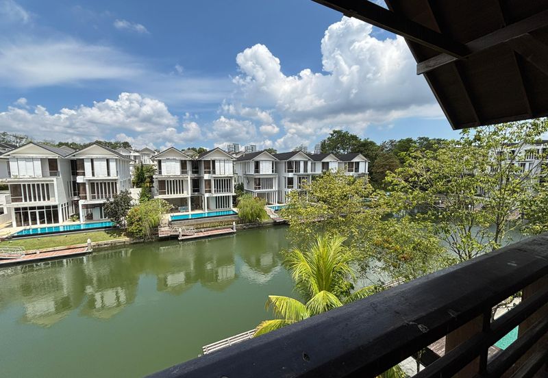 Emerald Bay @ Puteri harbour