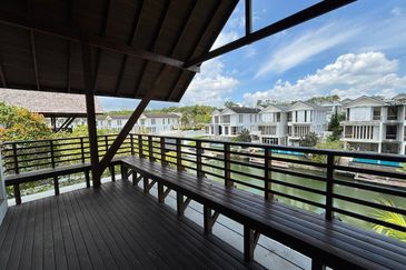 Emerald Bay @ Puteri harbour