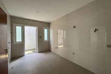 Emerald Bay @ Puteri harbour