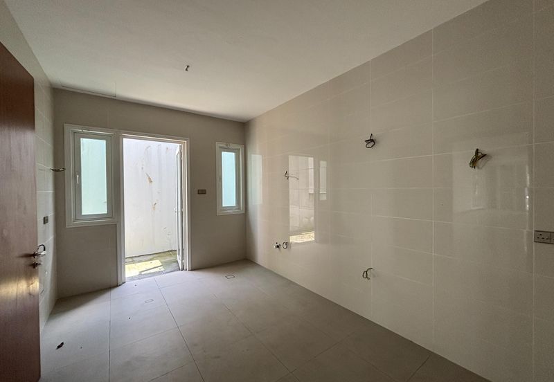 Emerald Bay @ Puteri harbour