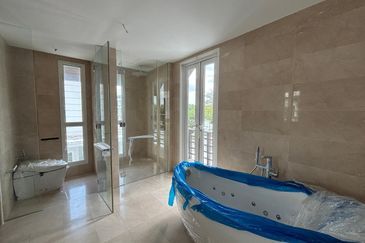 Emerald Bay @ Puteri harbour