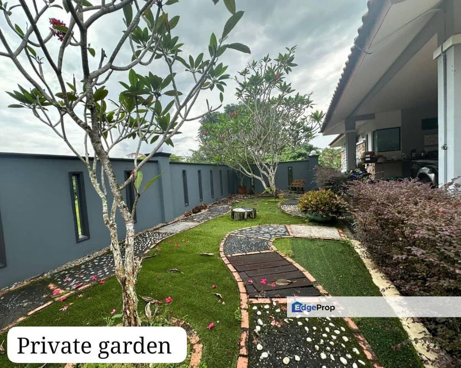 Well Maintained 2 Storey Bungalow, Johor, Nusajaya