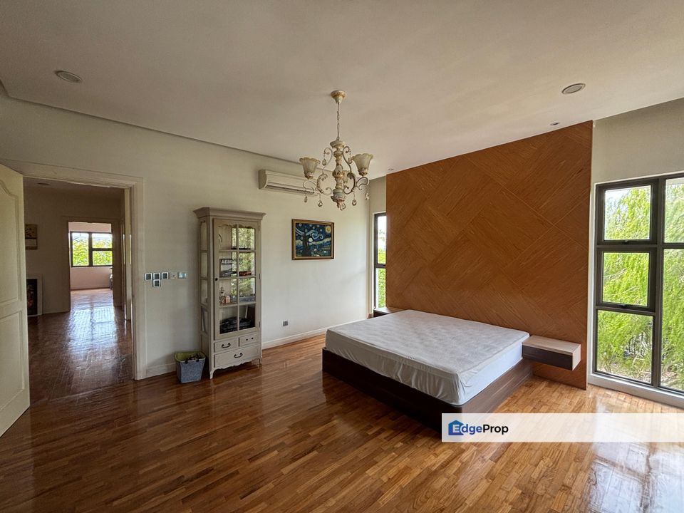 Big Land, Well Maintained -Double Storey Semi-D, Johor, Nusajaya