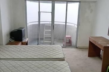 Golden Hills Resort (Amber Court)