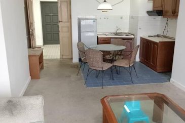 Golden Hills Resort (Amber Court)