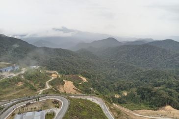 Golden Hills Resort (Amber Court)