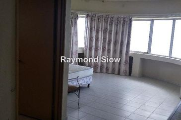 Golden Hills Resort (Amber Court)