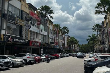 Jalan Sutera Tanjung