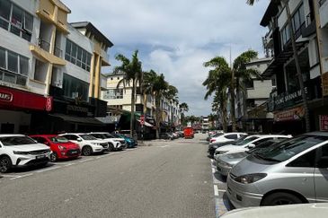 Jalan Sutera Tanjung