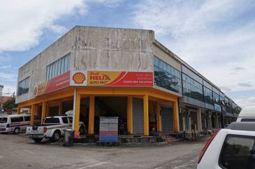 Sri Putra @ Kempas Lama Double Storey Shoplot Corner Lot For Sale