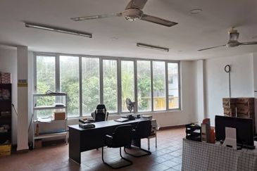 Sri Putra @ Kempas Lama Double Storey Shoplot Corner Lot For Sale