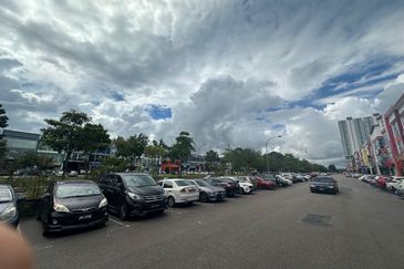 Taman Mount Austin Commercial