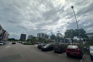 Taman Mount Austin Commercial